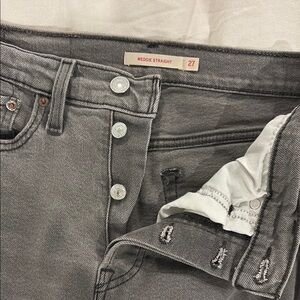 Levi's Gray Wedgie Straight Jeans size 27